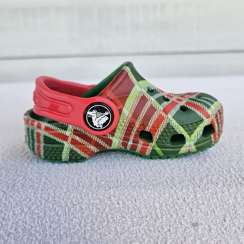 Crocs Baya Holiday Christmas Plaid Clogs Green Red Toddler SZ C4 Slip-On
